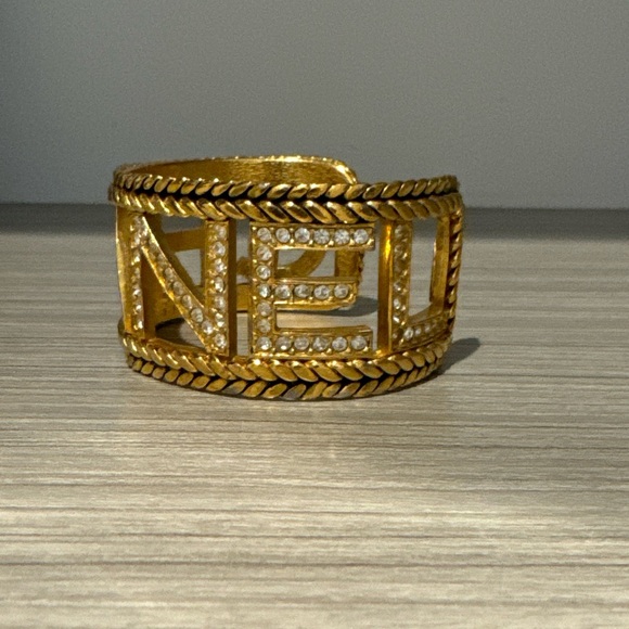 CHANEL RARE VINTAGE RHINESTONE BANGLE - Picture 3 of 6
